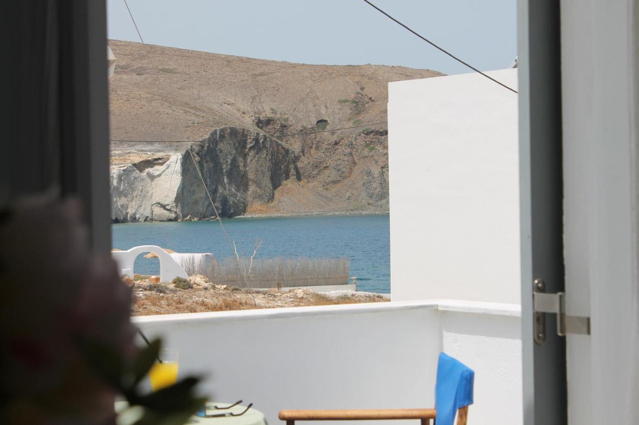 V-Rooms In Milos Cyclades Полония Екстериор снимка